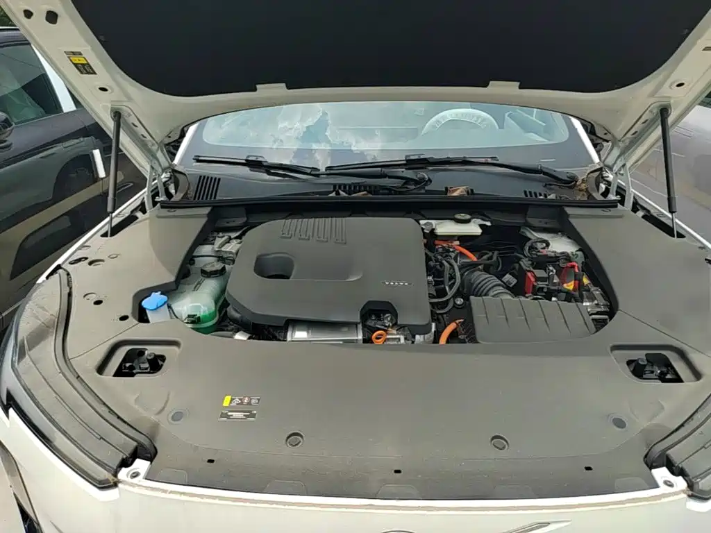 Volvo XC70 Plug-In Hybrid 2026 — фото 20