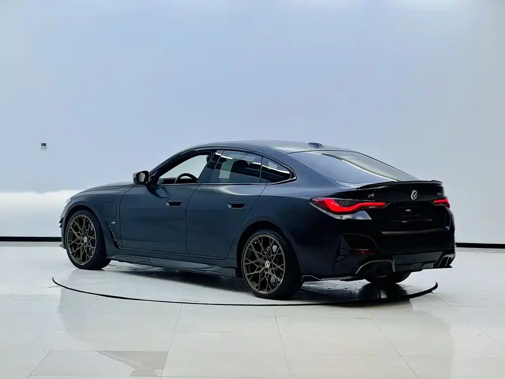 BMW i4 2022 — фото 3