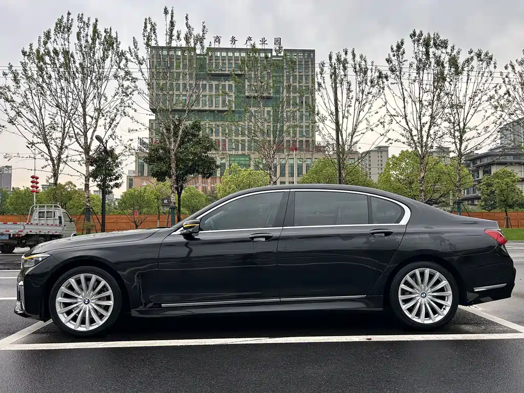BMW 7 Series 2017 — фото 3