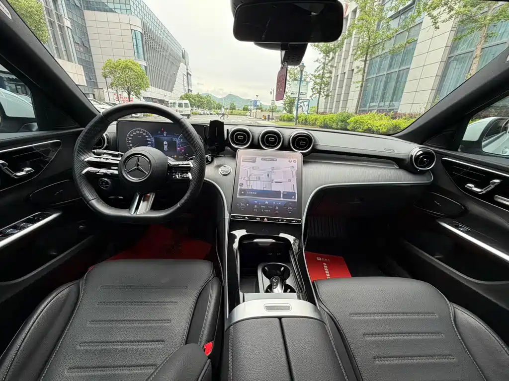 Mercedes-Benz C-Class 2024 — фото 11