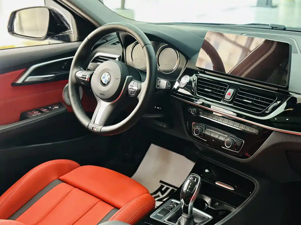 BMW 1 Series 2021 — фото 13
