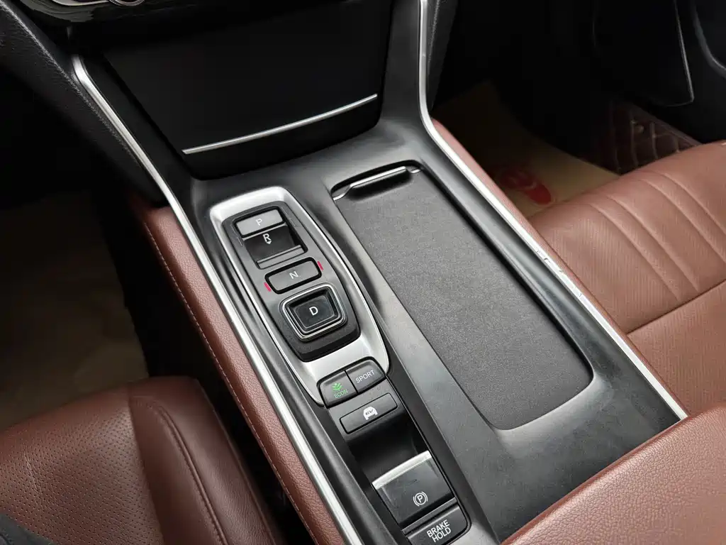 Honda Inspire 2019 — фото 13