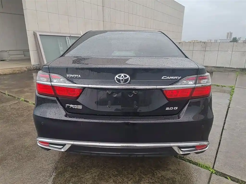 Toyota Camry 2017 — фото 6