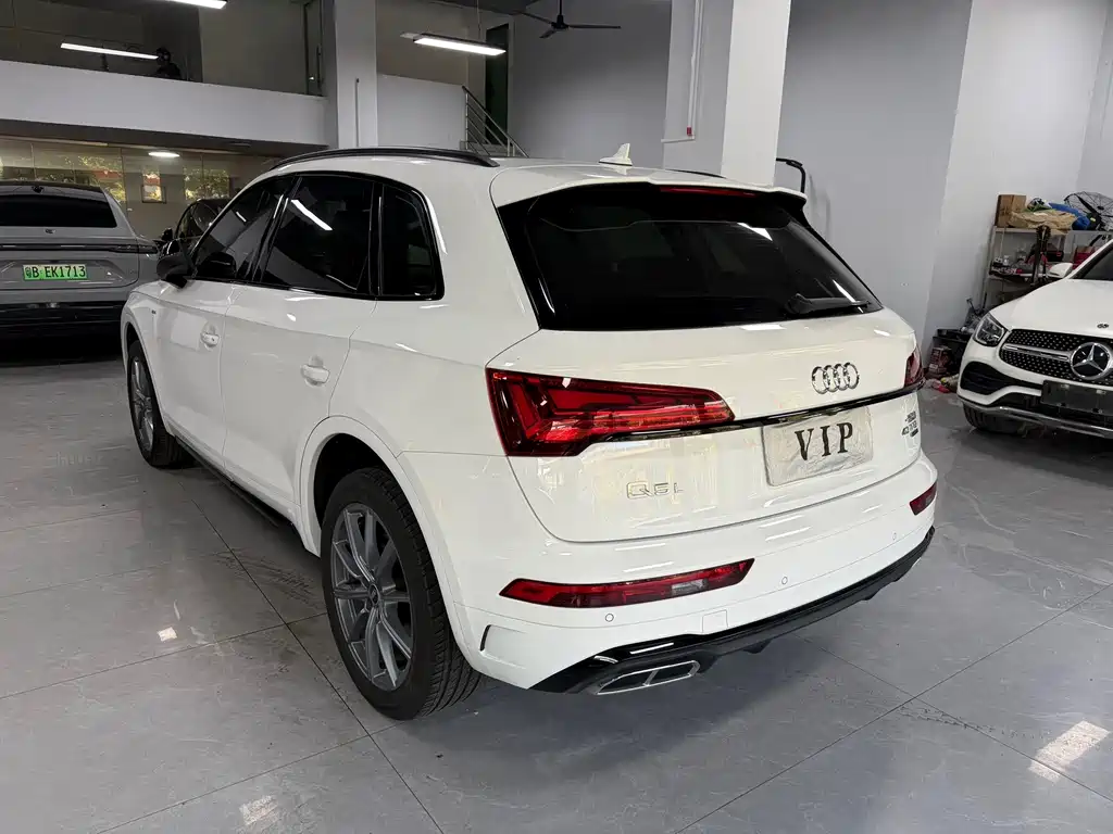 Audi Q5L 2023 — фото 4