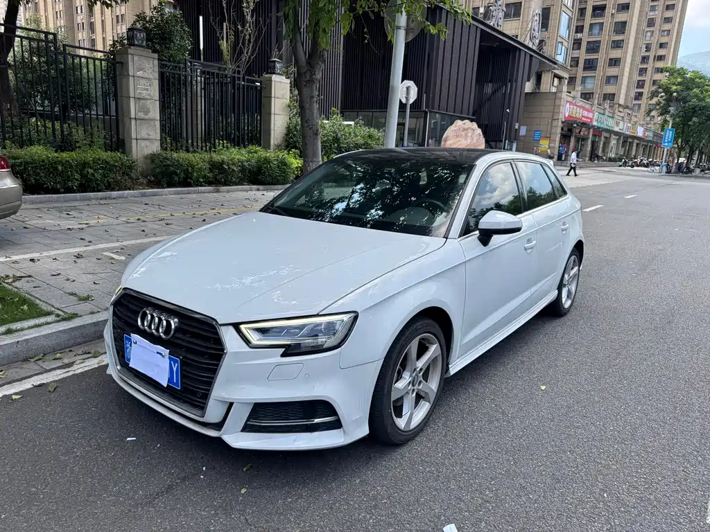Audi A3 2019 — фото 1
