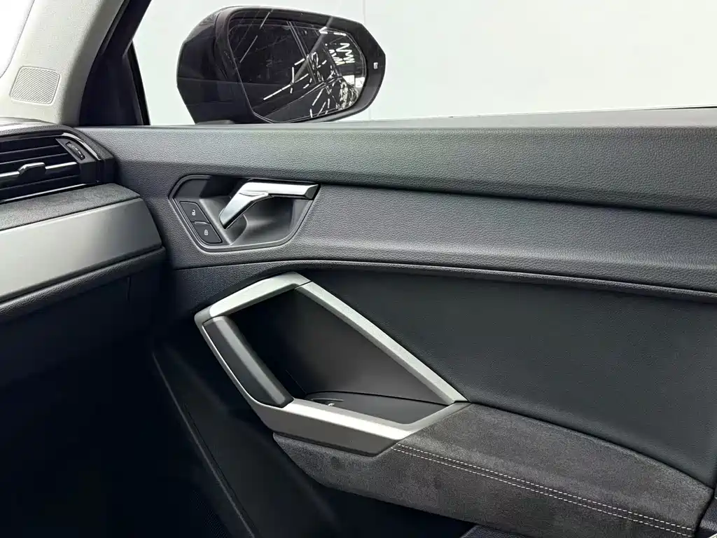 Audi Q3 2022 — фото 17