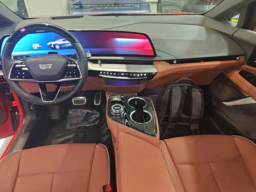 Cadillac IQ Aoge 2024 — фото 6