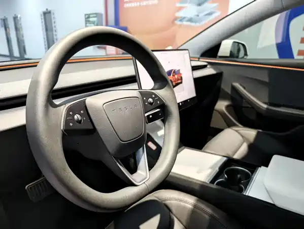 Tesla Model 3 2025