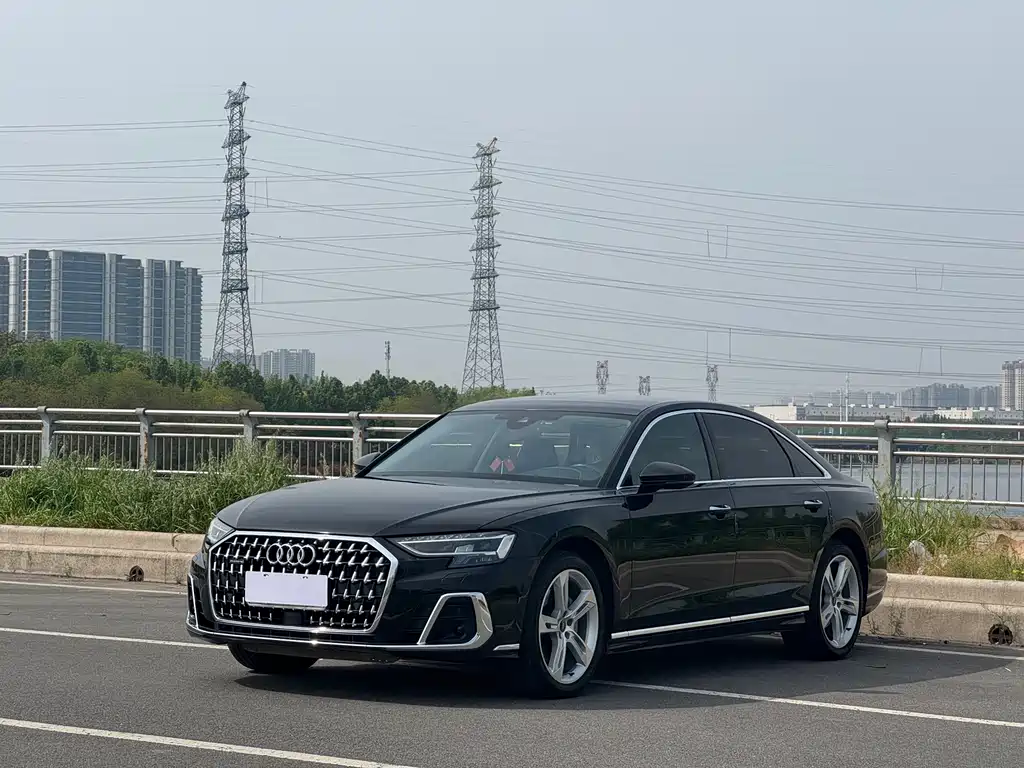 Audi A8 2023 — фото 16