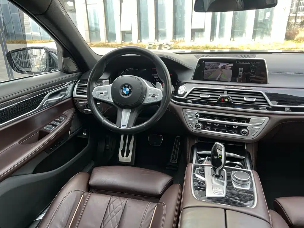 BMW 7 Series 2021 — фото 11