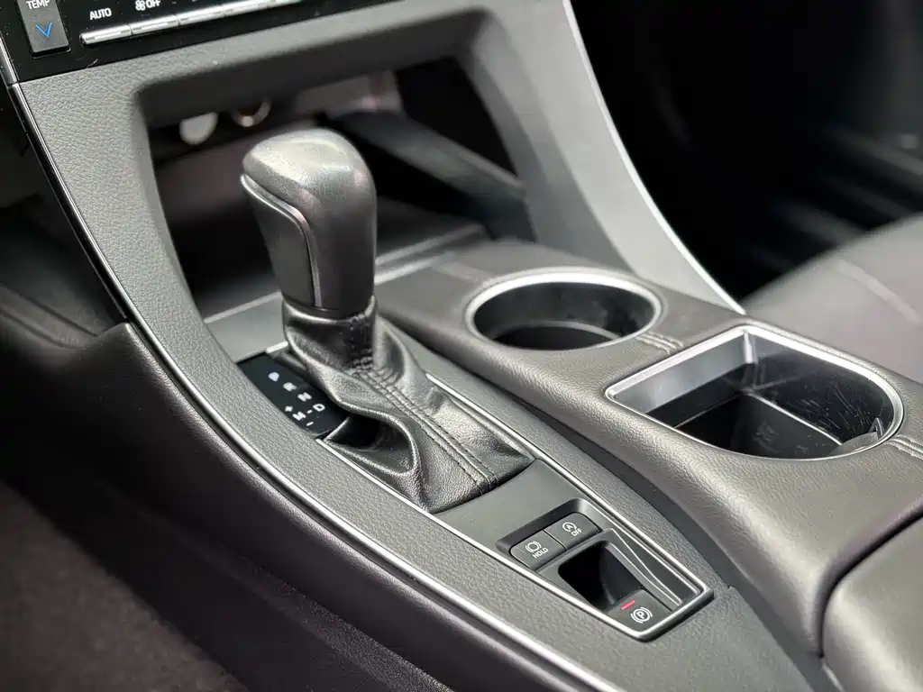 Toyota Avalon 2019 — фото 18