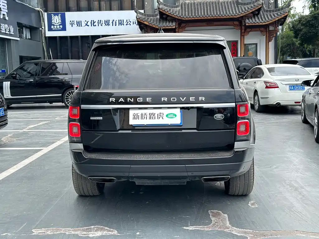 Land Rover Range Rover 2018 — фото 18