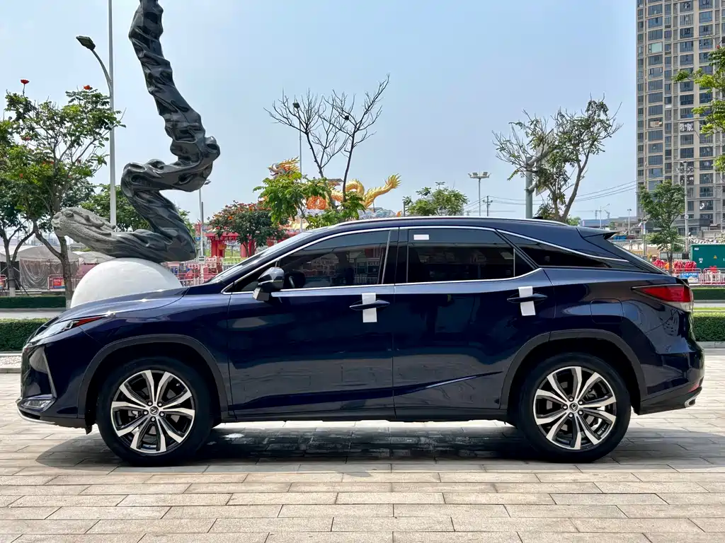 Lexus RX 2022 — фото 12