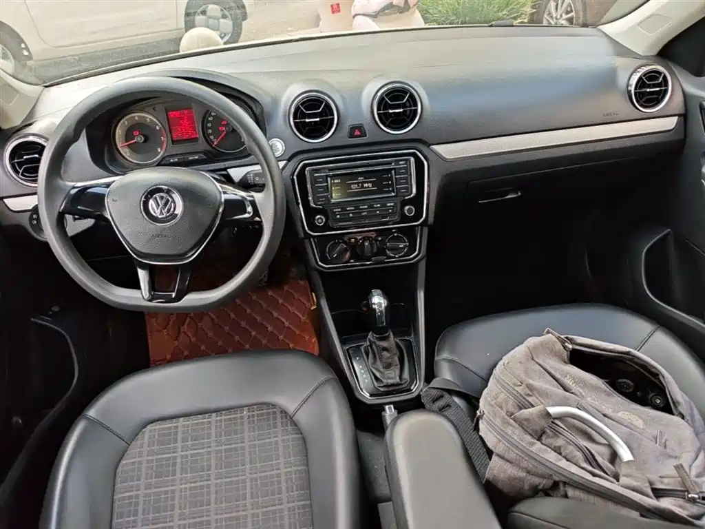Volkswagen Jetta 2018 — фото 10