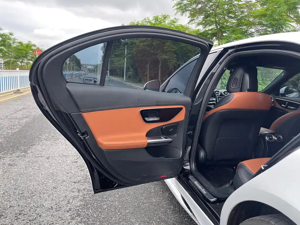 Mercedes-Benz C-Class 2023 — фото 29