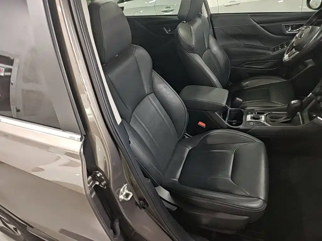 Subaru Forester 2021 — фото 25