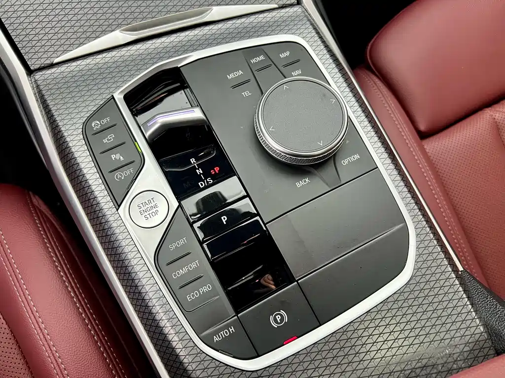 BMW 3 Series 2023 — фото 11