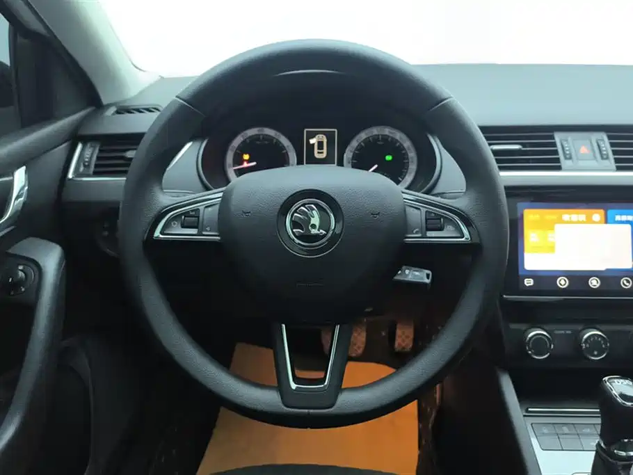 Skoda Octavia 2020 — фото 15