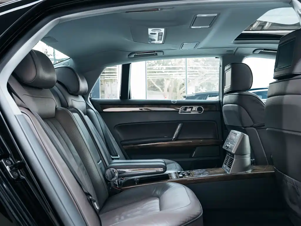 Volkswagen Phaeton 2016 — фото 12