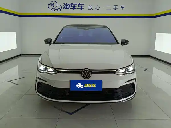Volkswagen Golf 2021