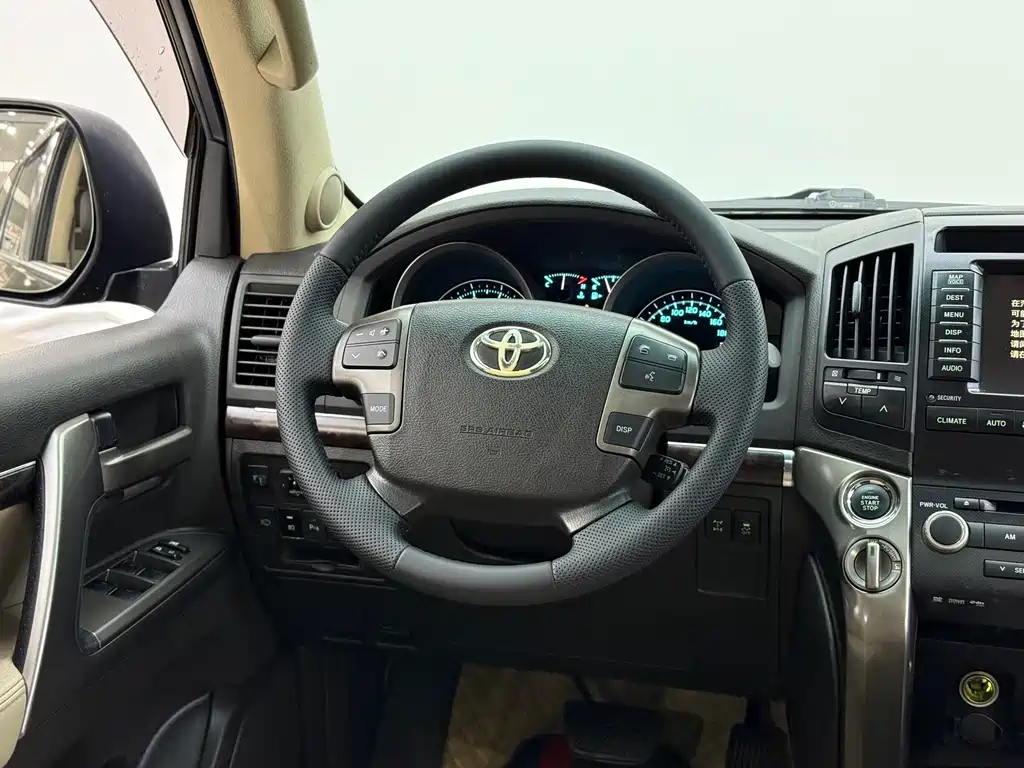 Toyota Land Cruiser 2008 — фото 24