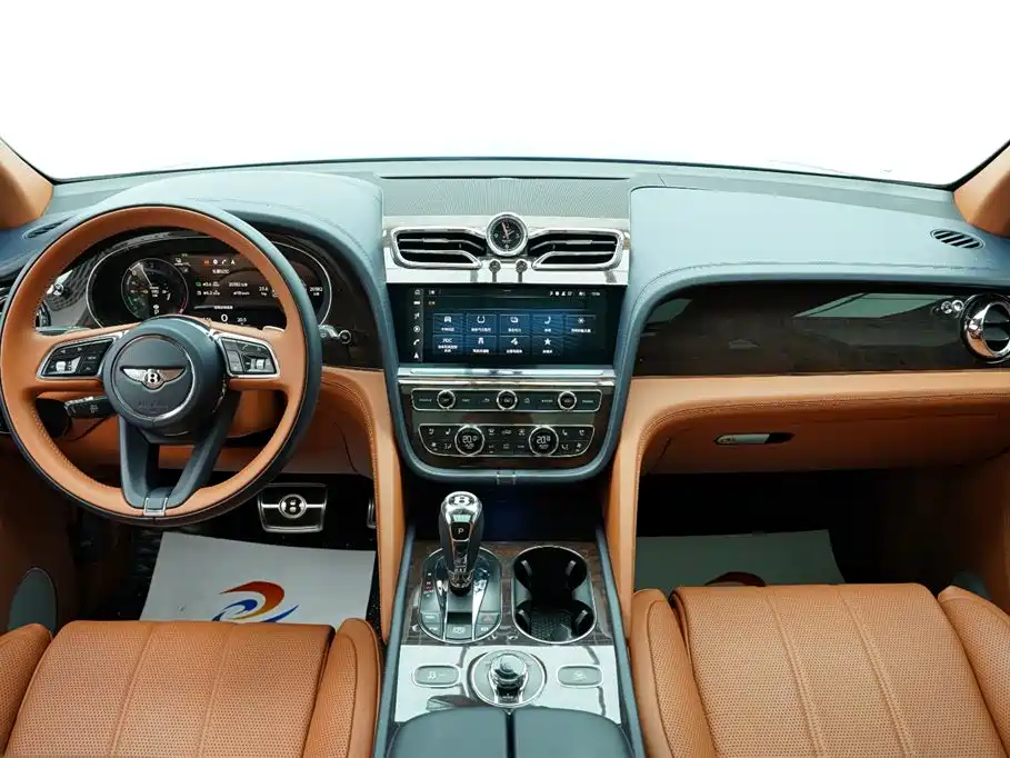 Bentley Bentayga PHEV 2021 — фото 16