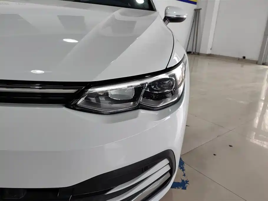 Volkswagen Golf 2021