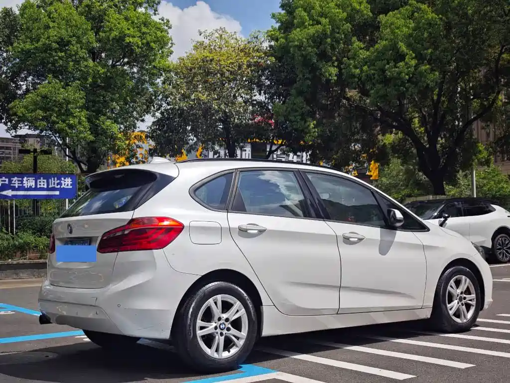 BMW 2 Series Active Tourer 2016 — фото 5