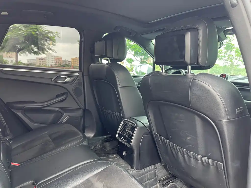 Porsche Macan 2019 — фото 13