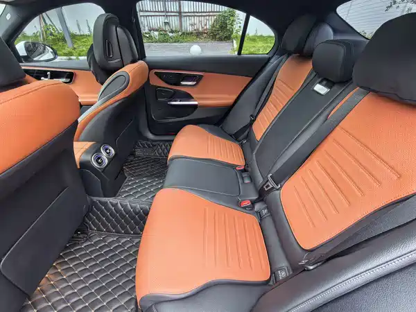 Mercedes-Benz C-Class 2024