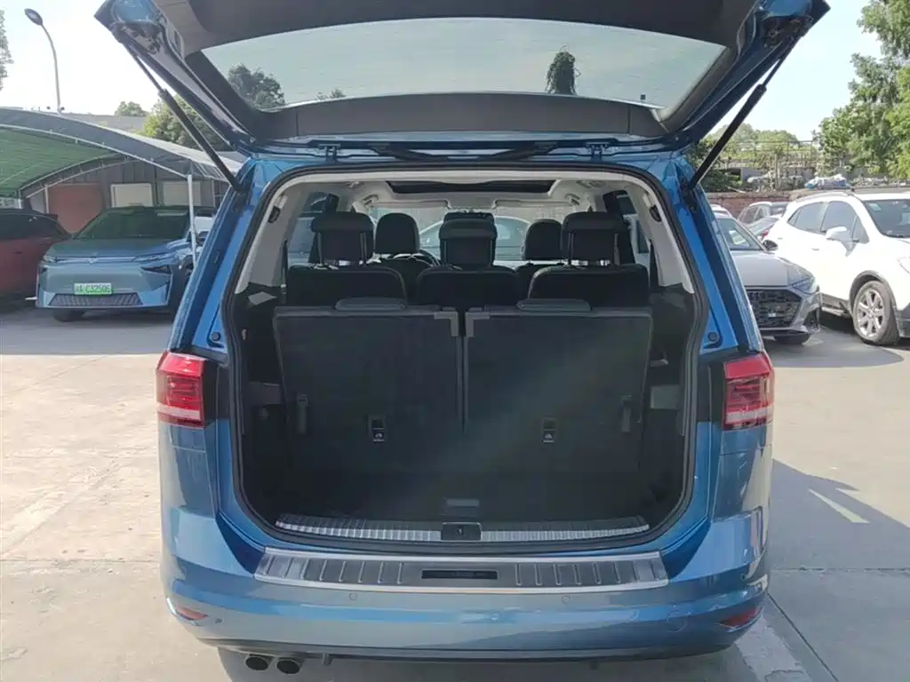 Volkswagen Touran 2019 — фото 19