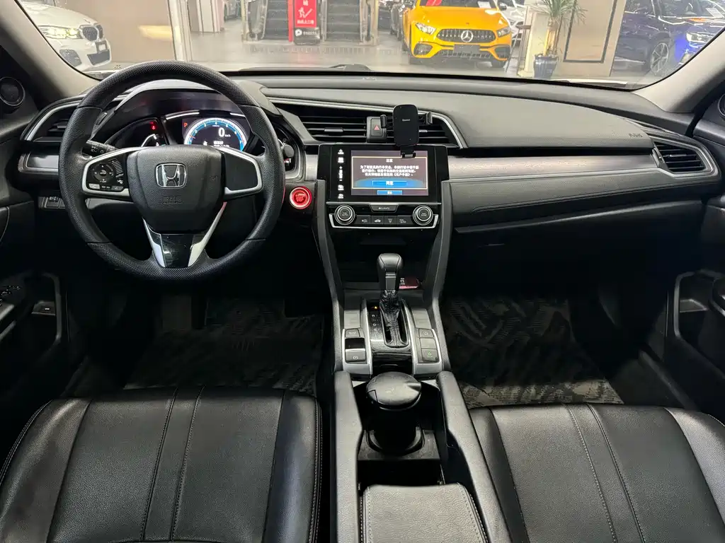 Honda Civic 2018 — фото 6