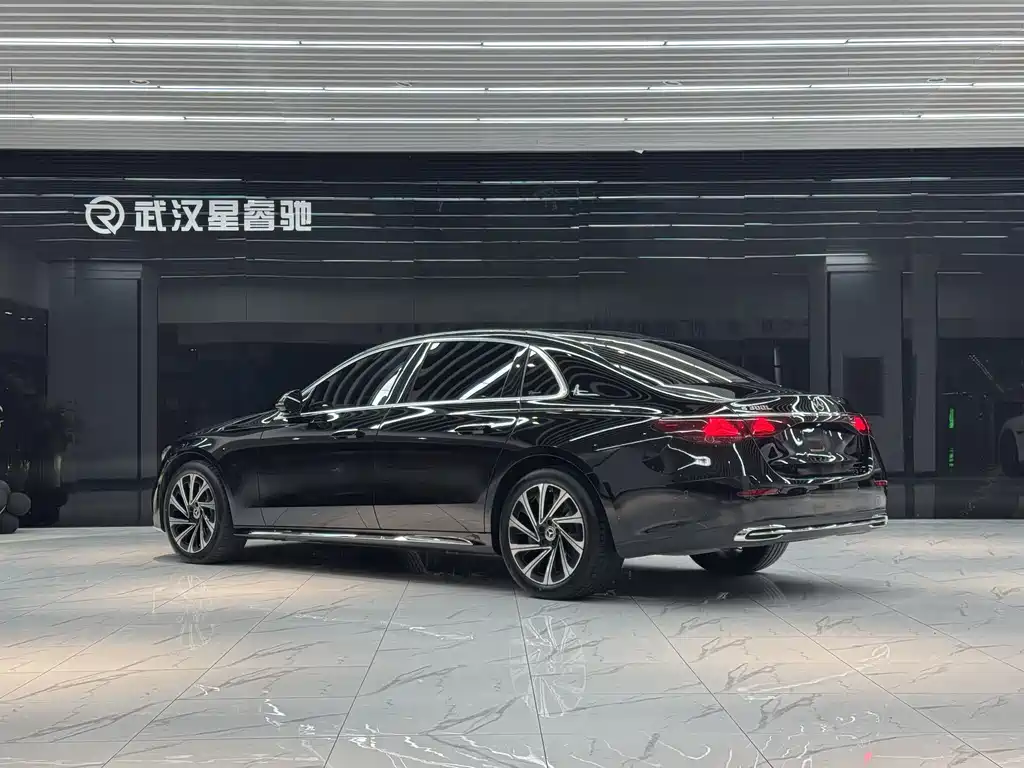 Mercedes-Benz E-Class 2024
