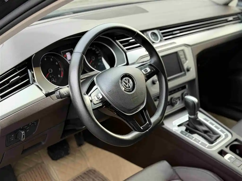 Volkswagen Viloran 2017 — фото 10