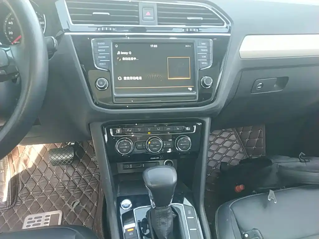 Volkswagen Tiguan L 2017 — фото 13