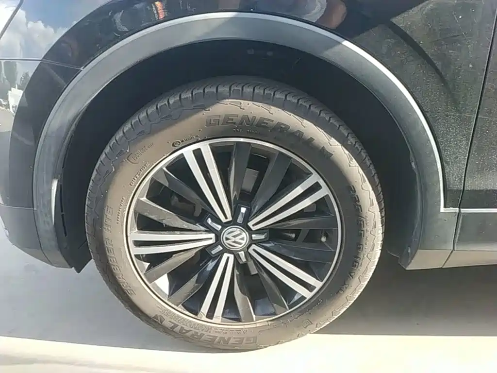 Volkswagen Tiguan L 2017 — фото 23