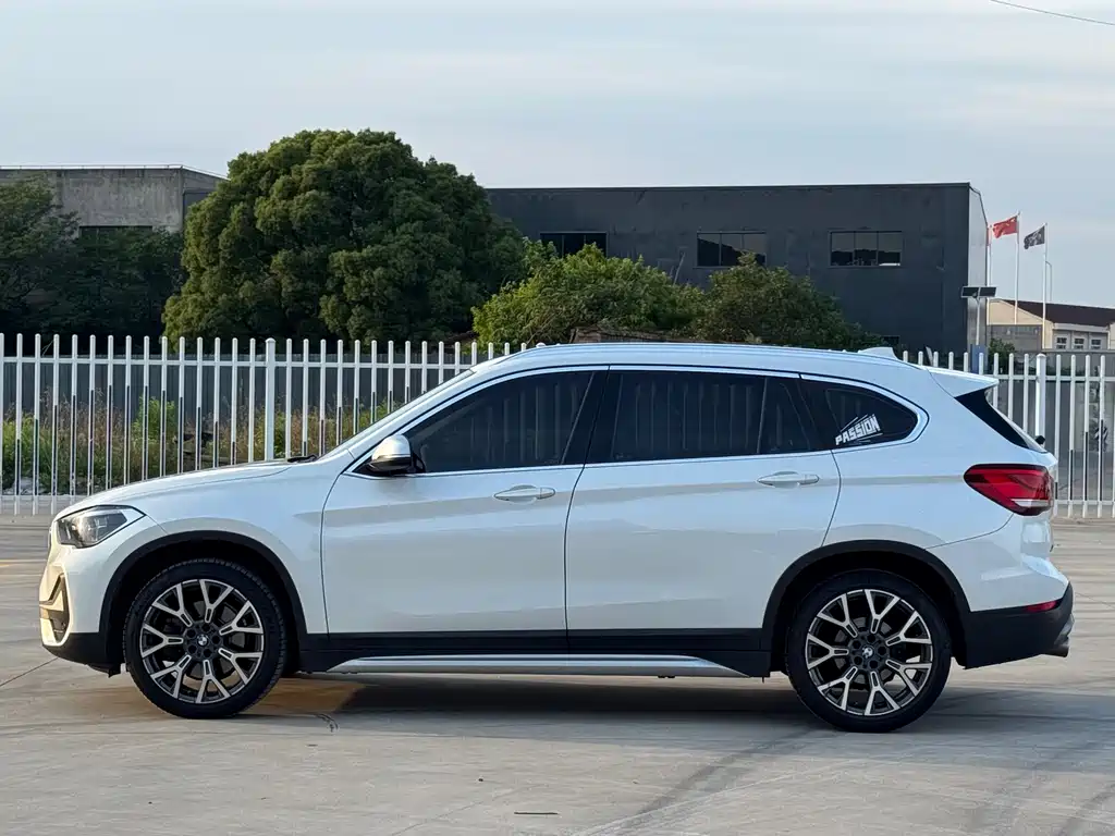 BMW X1 2021 — фото 3