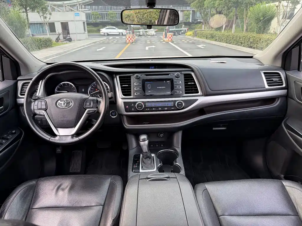 Toyota Highlander 2015 — фото 14