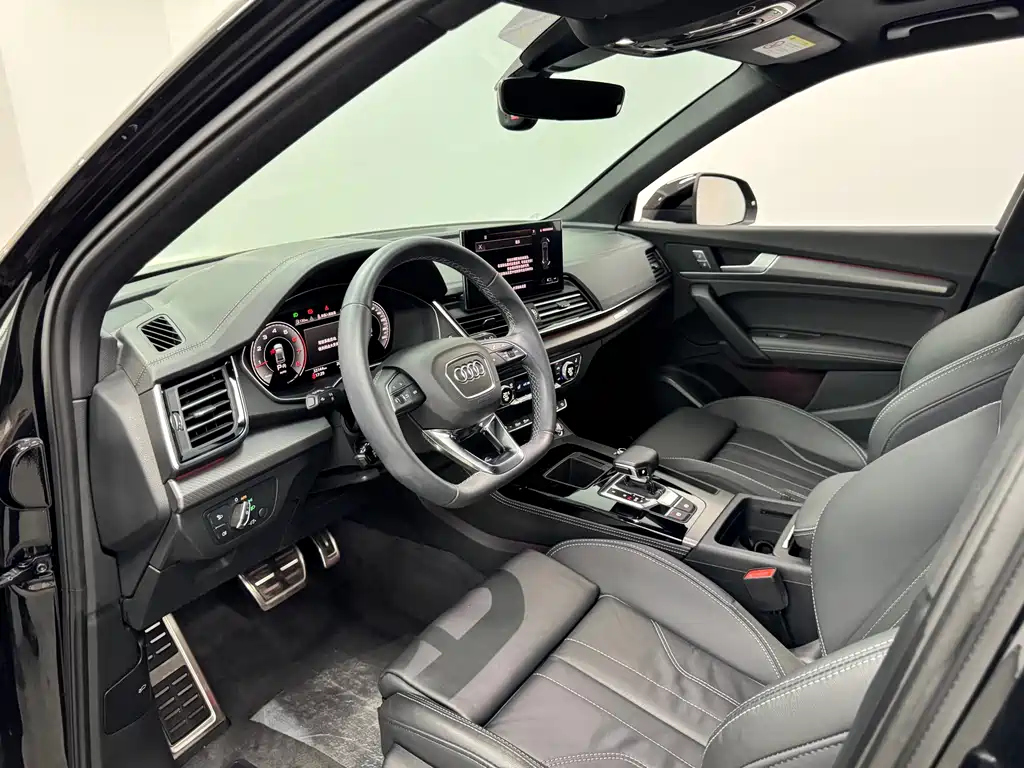 Audi Q5L 2023 — фото 13
