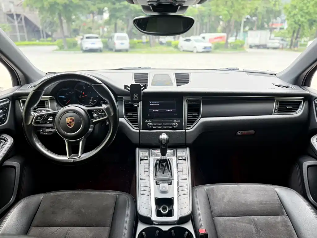 Porsche Macan 2017 — фото 9