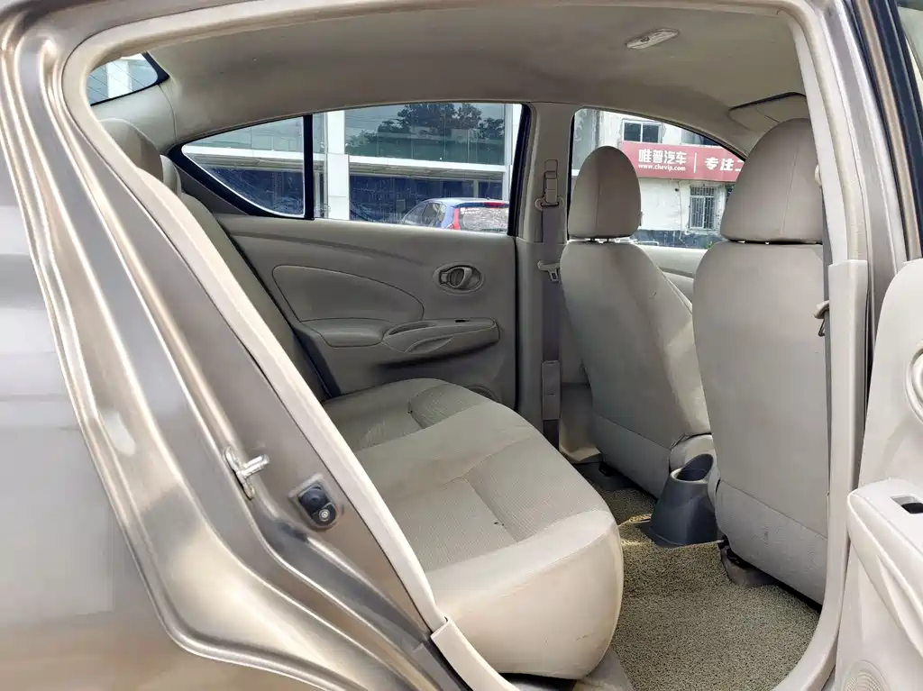 Nissan Sunny 2012 — фото 11