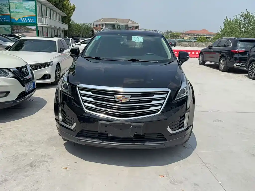 Cadillac XT5 2017 — фото 1