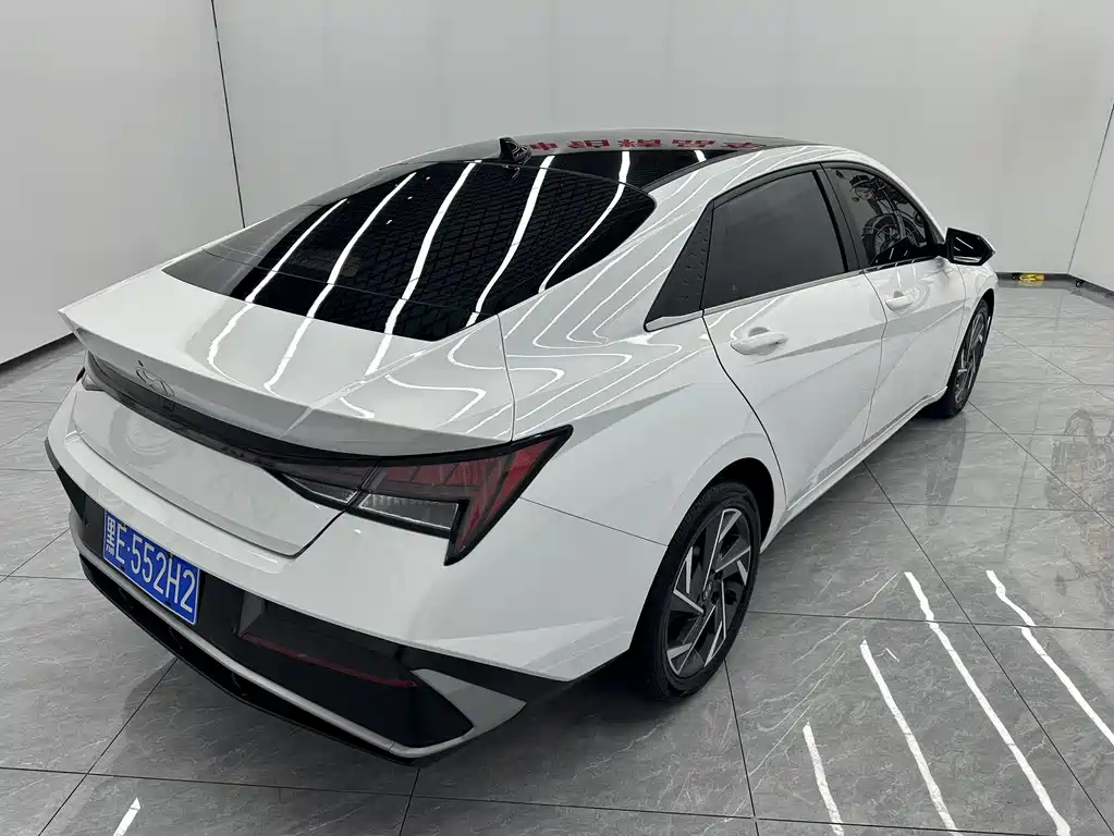 Hyundai Elantra 2023