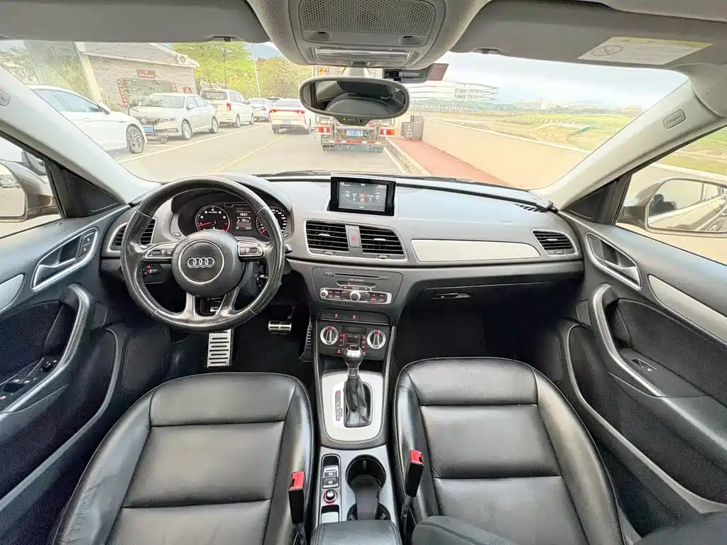 Audi Q3 2014 — фото 10