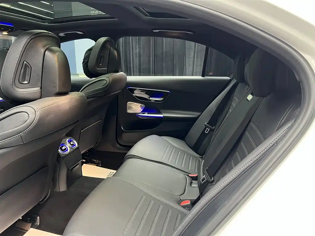 Mercedes-Benz C-Class 2023 — фото 29