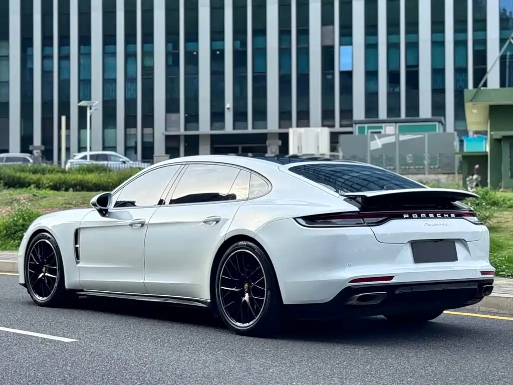 Porsche Panamera 2022 — фото 19