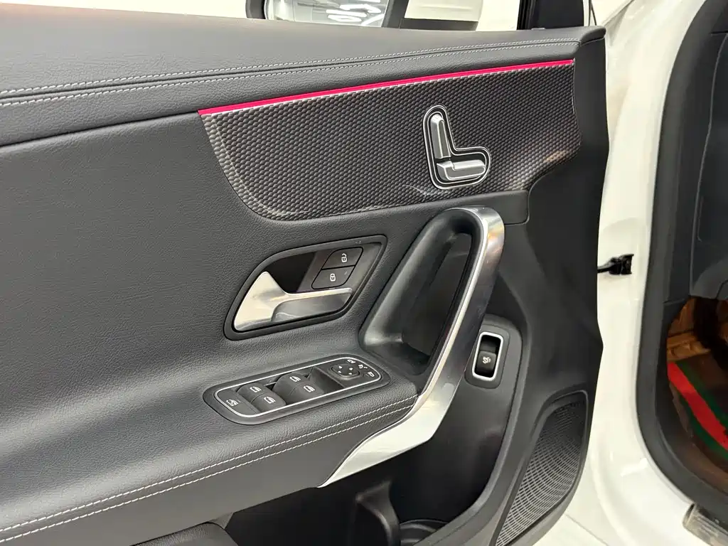 Mercedes-Benz A-Class 2021 — фото 13