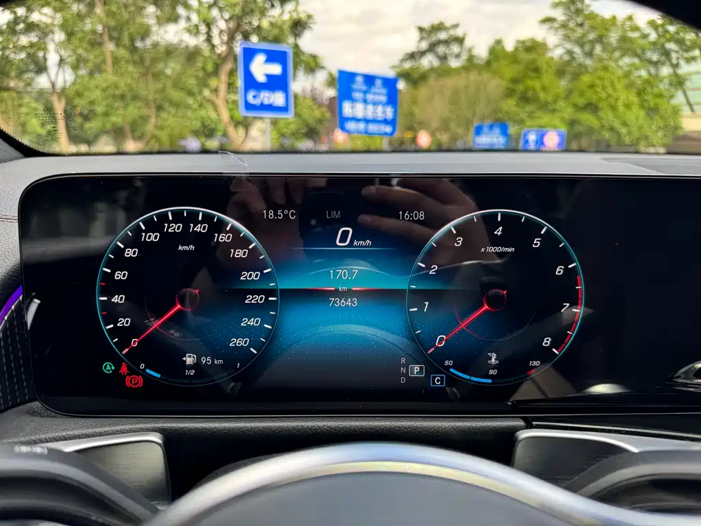 Mercedes-Benz GLB 2022 — фото 9