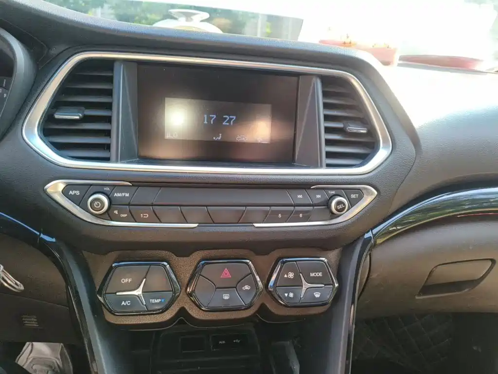 GAC Motor Trumpchi GS4 2015 — фото 6