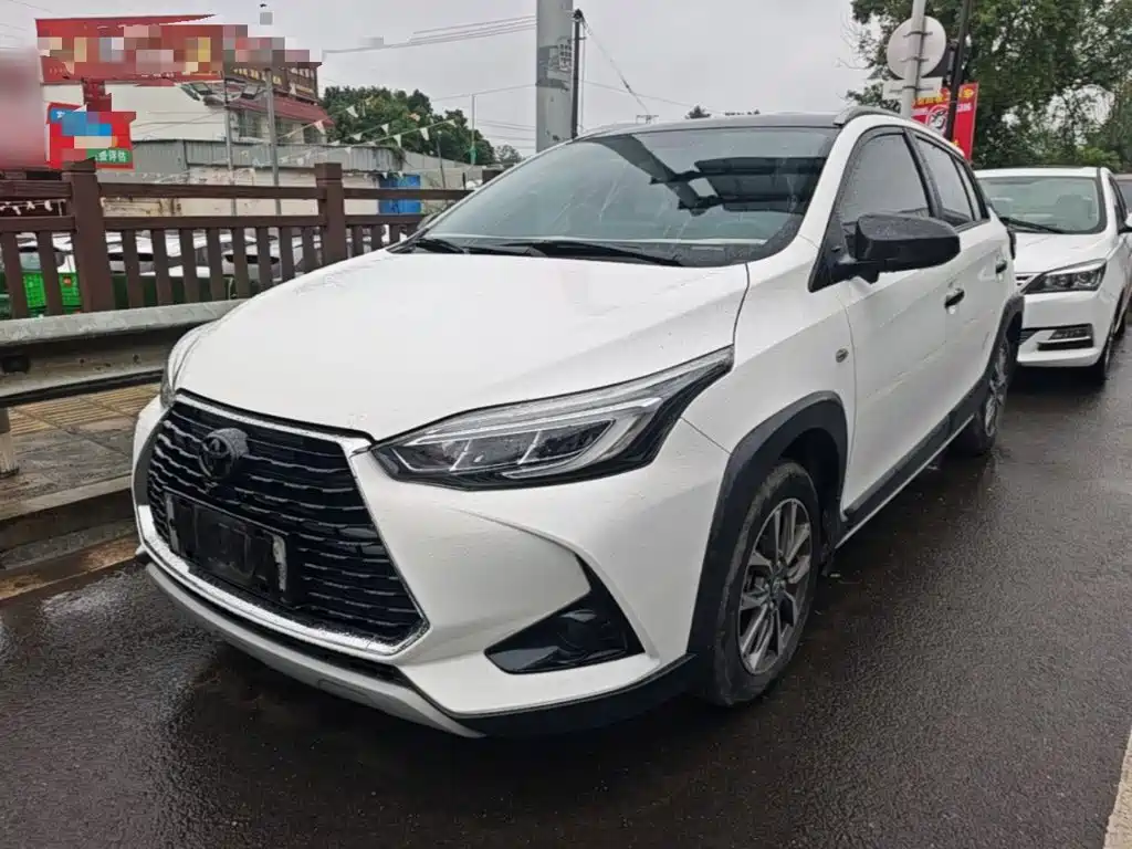 Toyota Yaris L 2021